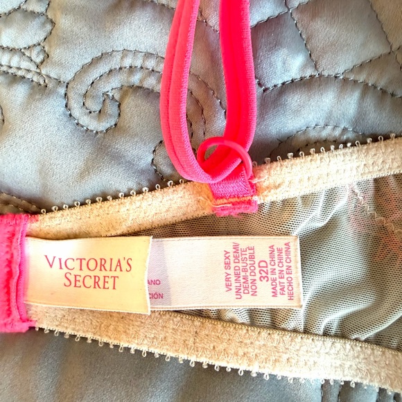 Victoria's Secret Vibrant Pink Lace Unlined Demi Buste Bra - Picture 6 of 7